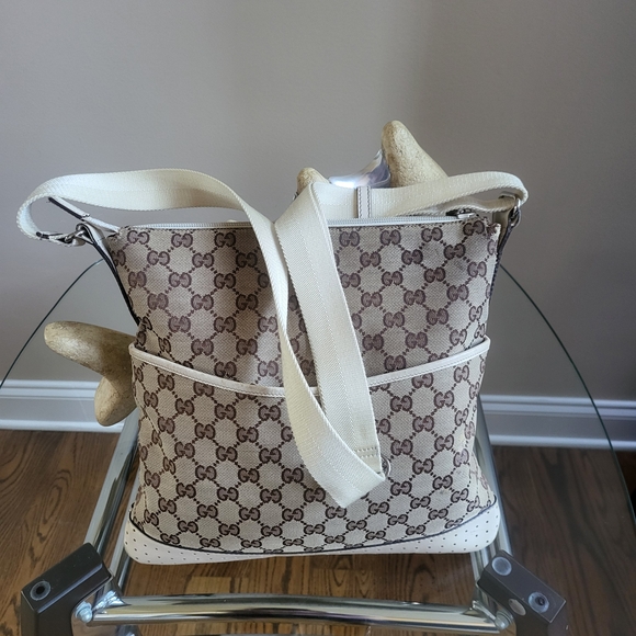 Gucci Beige GG Monogram Canvas Crossbody Bag..Authentic!! - Picture 1 of 16
